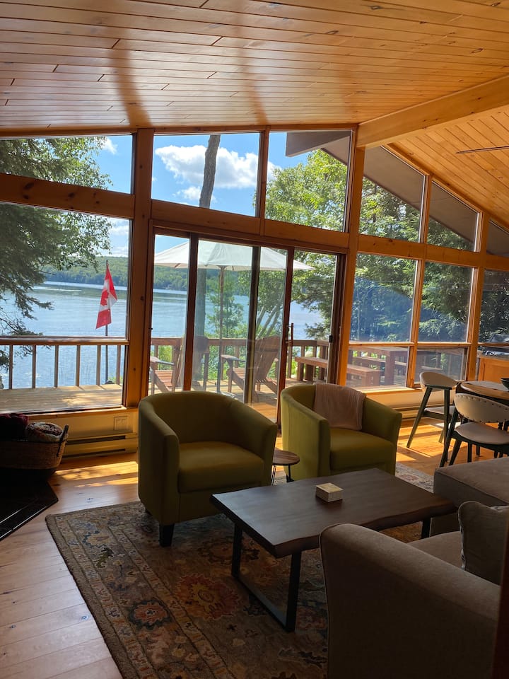 Private And Serene Waterfront Retreat - Huntsville