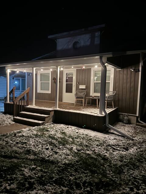 The Relax Inn. Freshly remodeled 3 bed 2 bath home