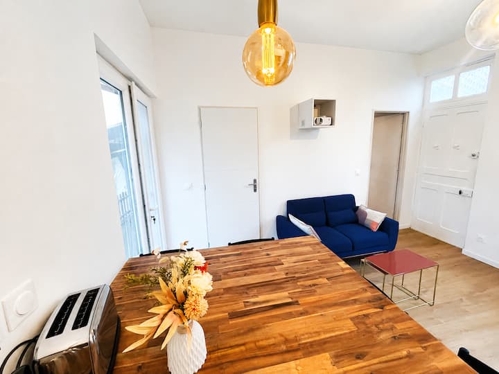Maison Climatisée · Cour · 2 Ch · 2 Sdb - Villeurbanne