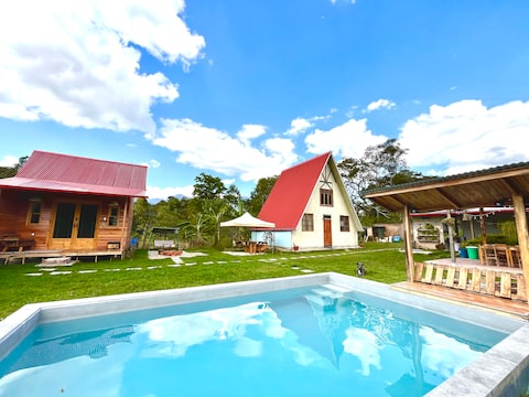 Pool, campfire, BBQ and good vibes. Chalet for 7 people