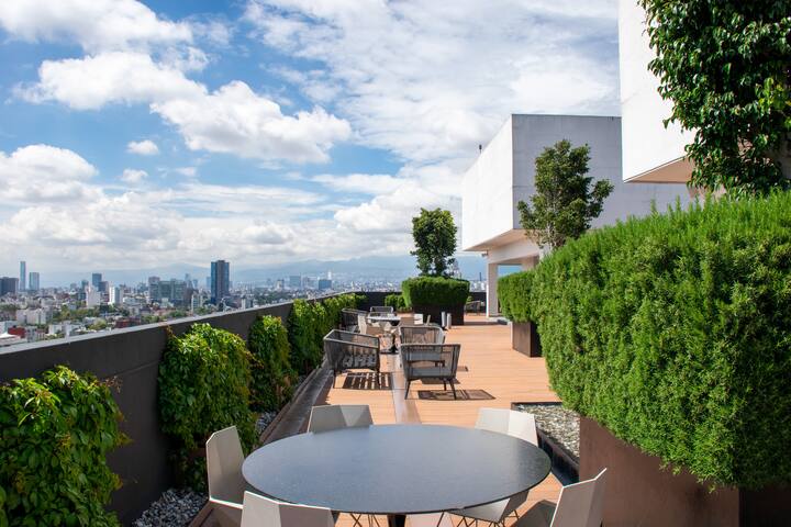 Lux Condesa Penthouse views of Chapultepec Castle gallery image 2