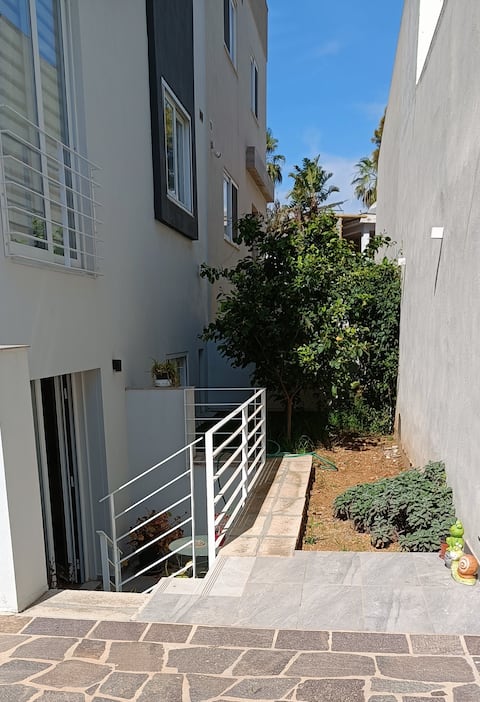 Lovely 1 bedroom air-conditioned studio apartment