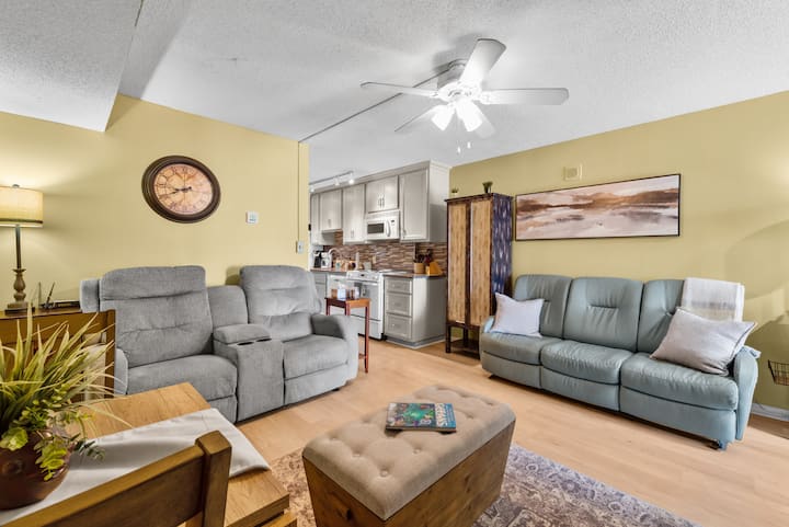 San-a-bel 110, 2 Br Oceanfront Condo, Indoor Pool - North Myrtle Beach, SC