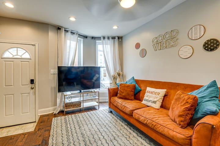 2 Mi To Dtwn Baltimore: Bright Townhome W/ Patio - Baltimore