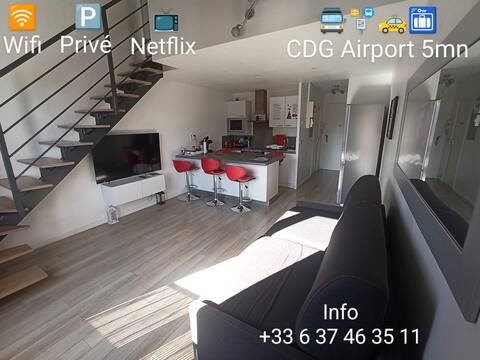 Self-contained duplex in Paris Roissy C D G.