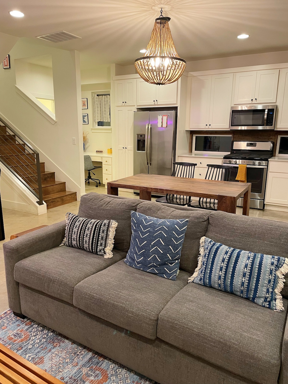 Coldest AC! Cute Home w/ Yard - Trendy East Austin