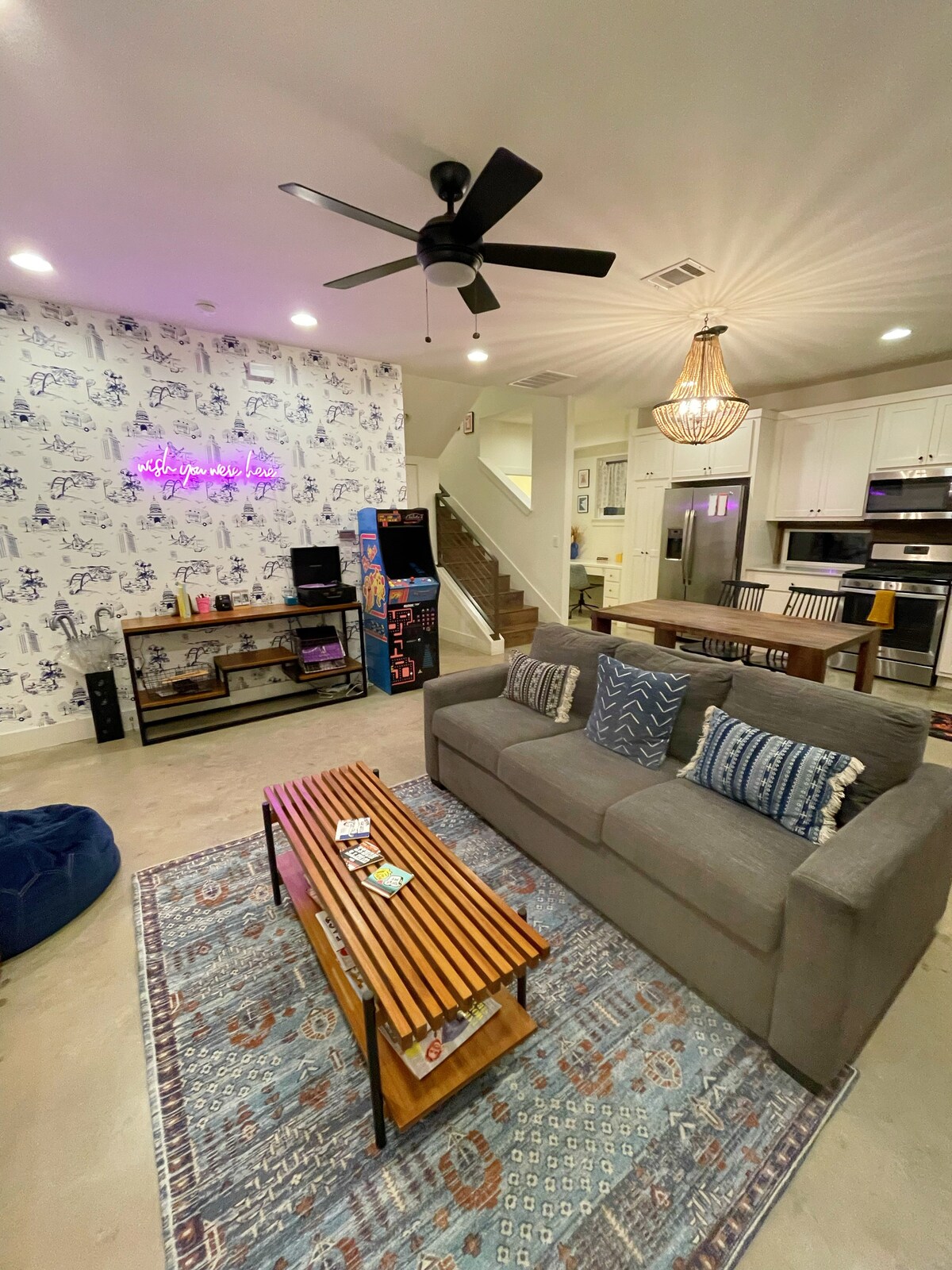 Coldest AC! Cute Home w/ Yard - Trendy East Austin
