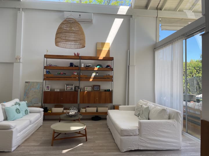 Modern house with pool in Victoria gated community