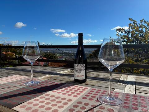 House with stunning views 10 minutes from Clermont-Fd