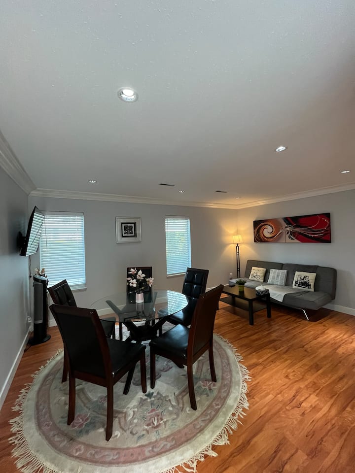 1 Bedroom Ground Floor Suite Near White Rock Pier - Blaine, WA