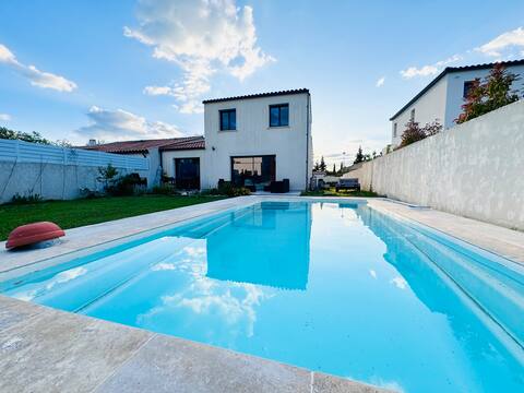 Warm house with pool