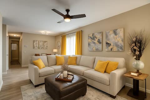 Top performing Airbnb: Stylish Home Steps from Mercedes Benz Stadium in Washington Park