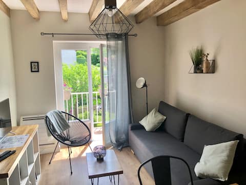 Airbnb performant: Quiet and cozy - Bed 180 - near city center - Wifi à Le Creusot