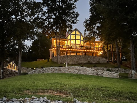 Vacation oasis on the water!