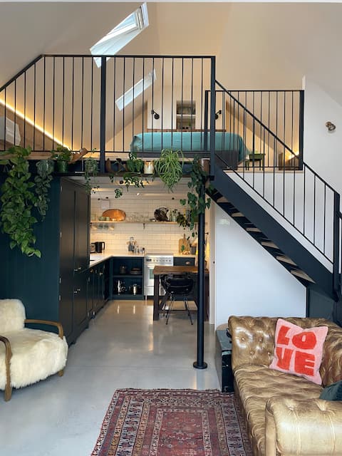 The Toolshed, a luxury Cotswold eco cottage