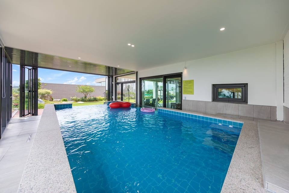 Top-earning Airbnb listing in Toseong-myeon, 3 bedrooms