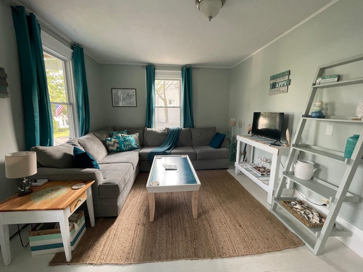 Battered Buoy - Newly Renovated, Two Bedroom Condo - Boothbay Harbor, ME