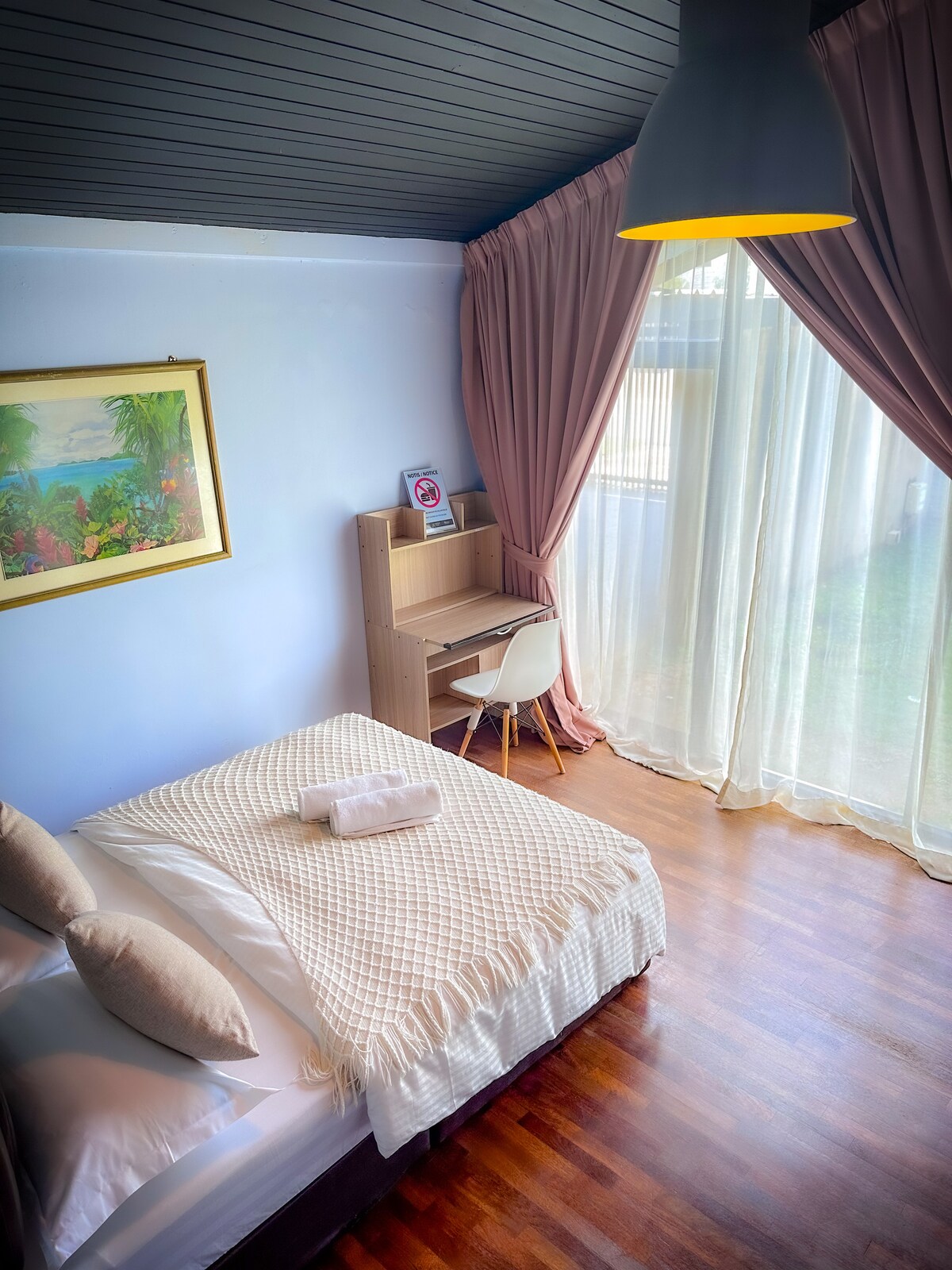 manželská posteľ ( na prízemí )