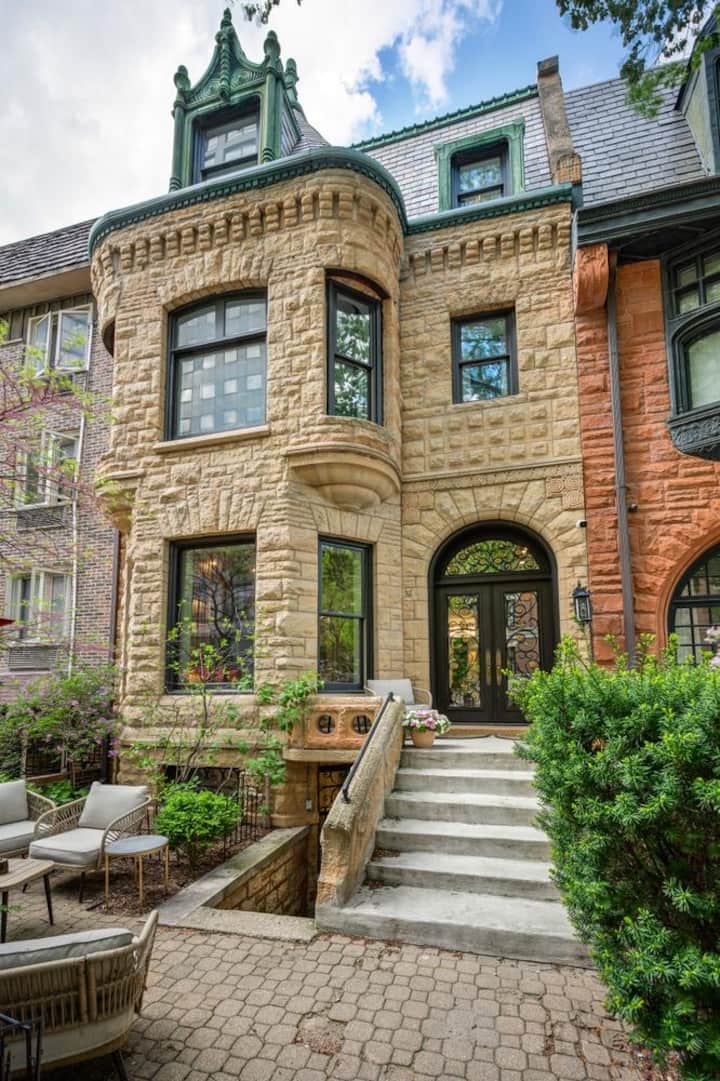 Chicago Gold Coast Luxury Private Mansion - Chicago, IL