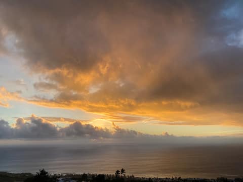 Annonce Airbnb populaire: F2 Saint Leu / panoramic ocean views. à Saint Leu