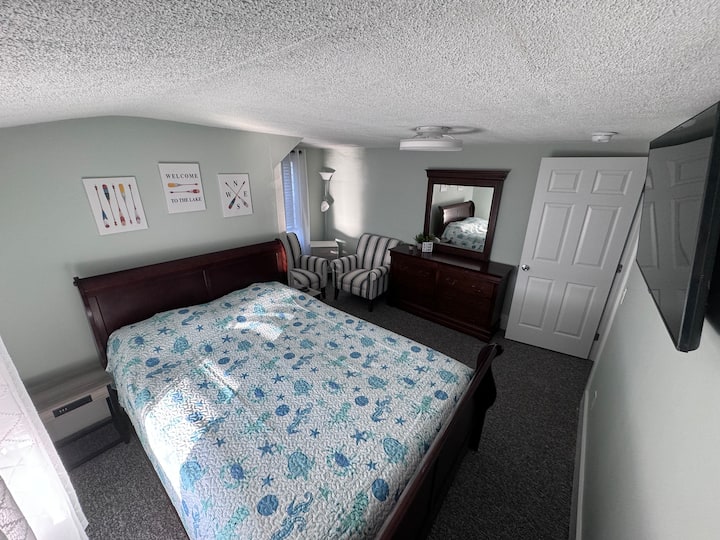 Spálňa 3 je na poschodí, na konci chodby a na pravej strane (alebo na severnej strane domu).