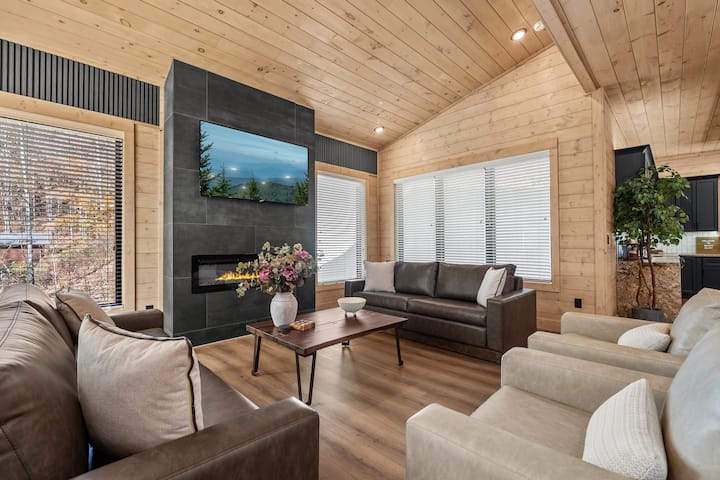 5br Luxury Cabin W/ Indoor Pool, Theater & Hot Tub - Pigeon Forge, TN