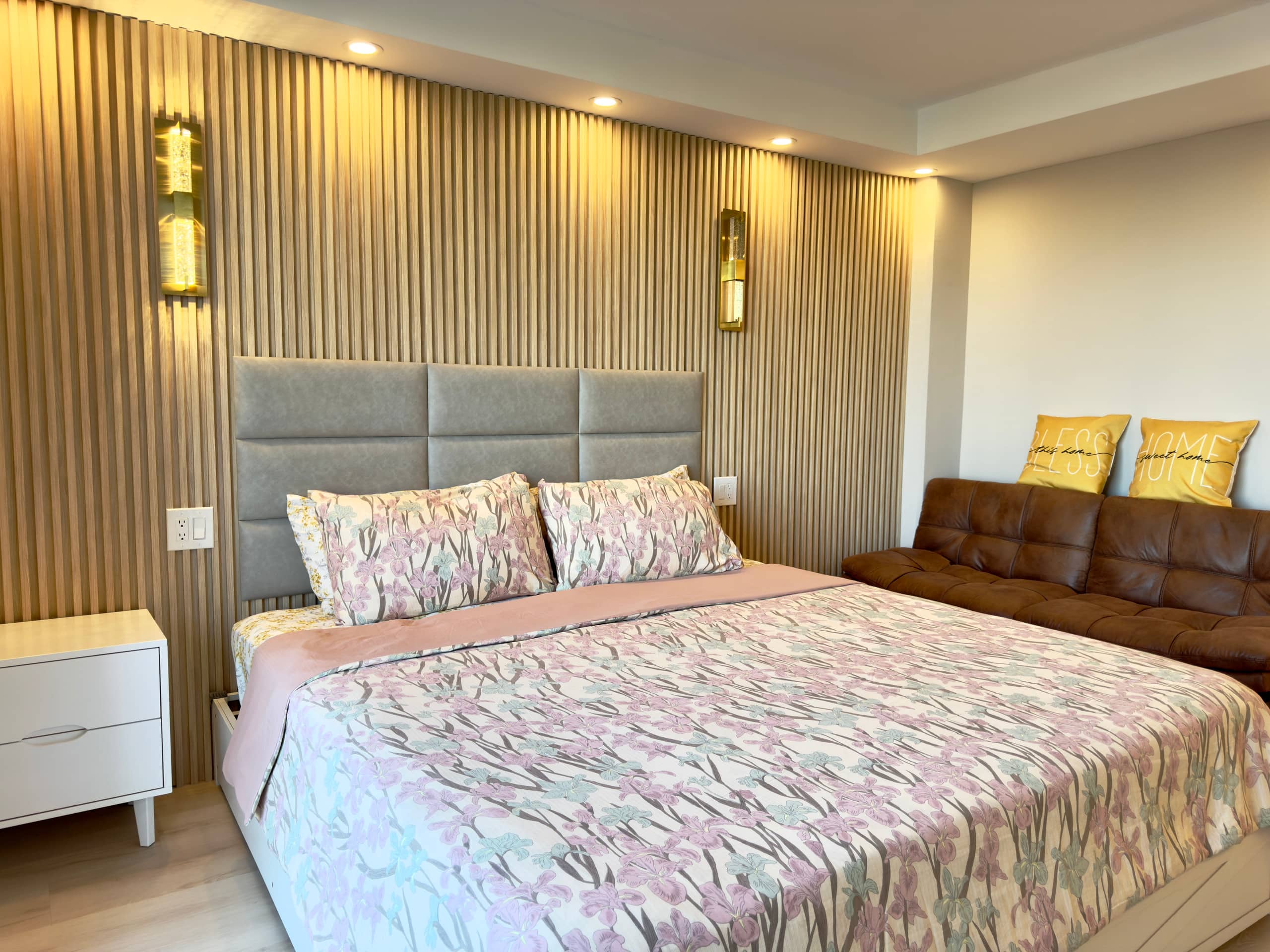 Condo in Honolulu · ★4.92 · Studio · 2 beds · 1 bath - Image 28
