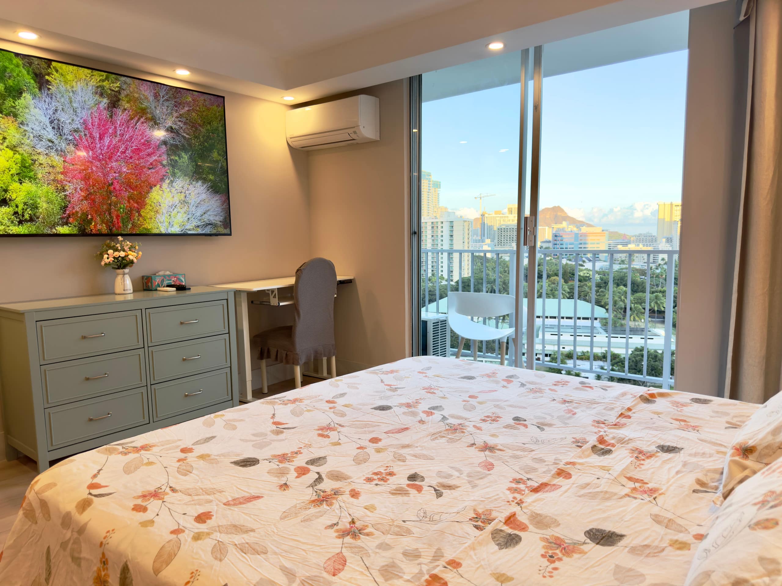 Condo in Honolulu · ★4.92 · Studio · 2 beds · 1 bath - Image 8