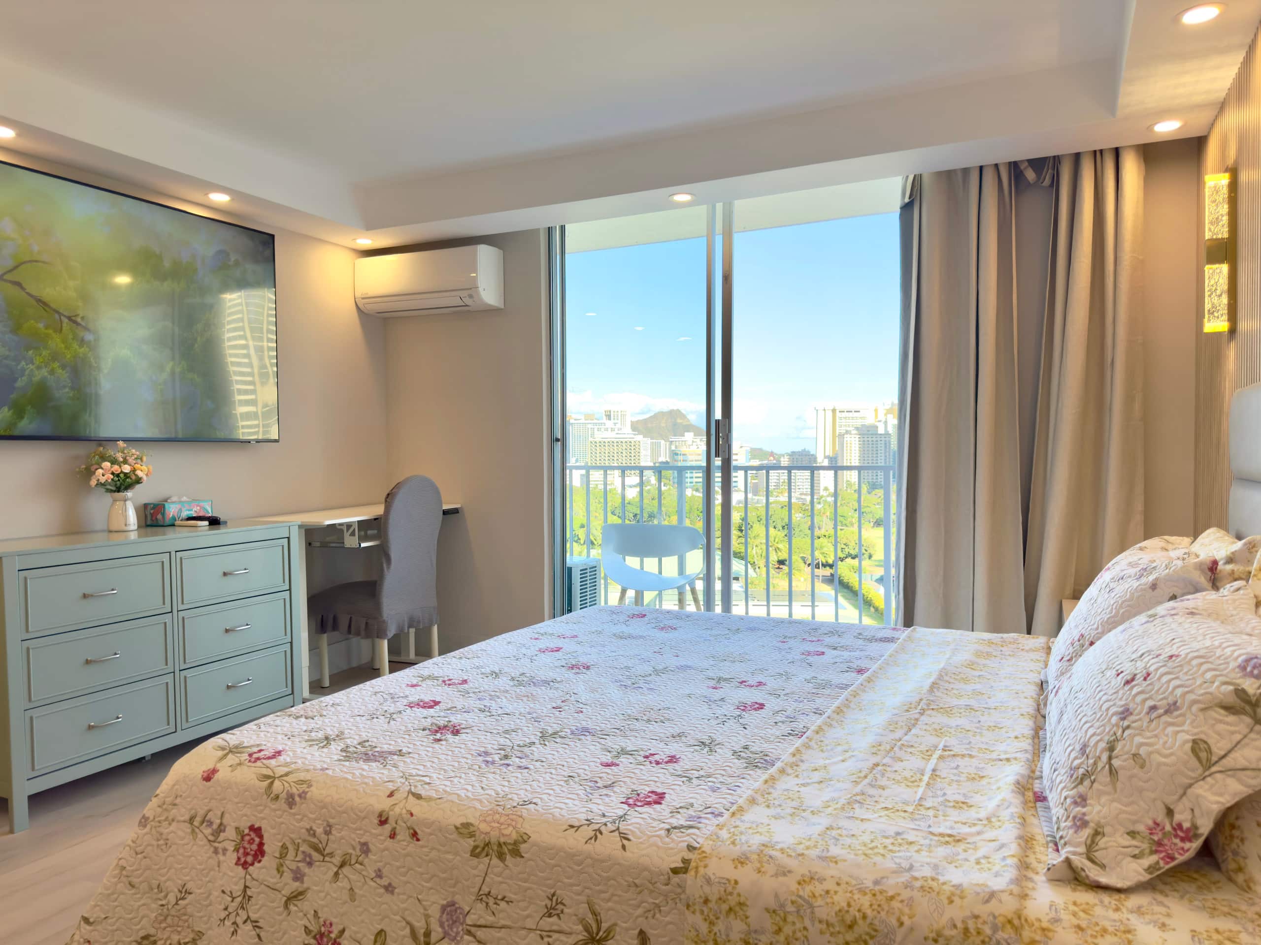 Condo in Honolulu · ★4.92 · Studio · 2 beds · 1 bath - Image 15