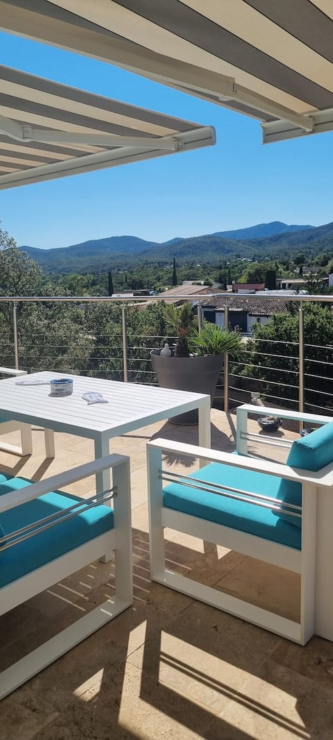 Airbnb performant: Quiet house in private residence with jacuzzi à Roquebrune Sur Argens