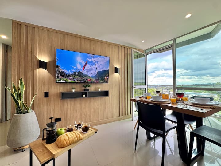 Premium Apt: 2 Balconies, FastWifi, NearEverything