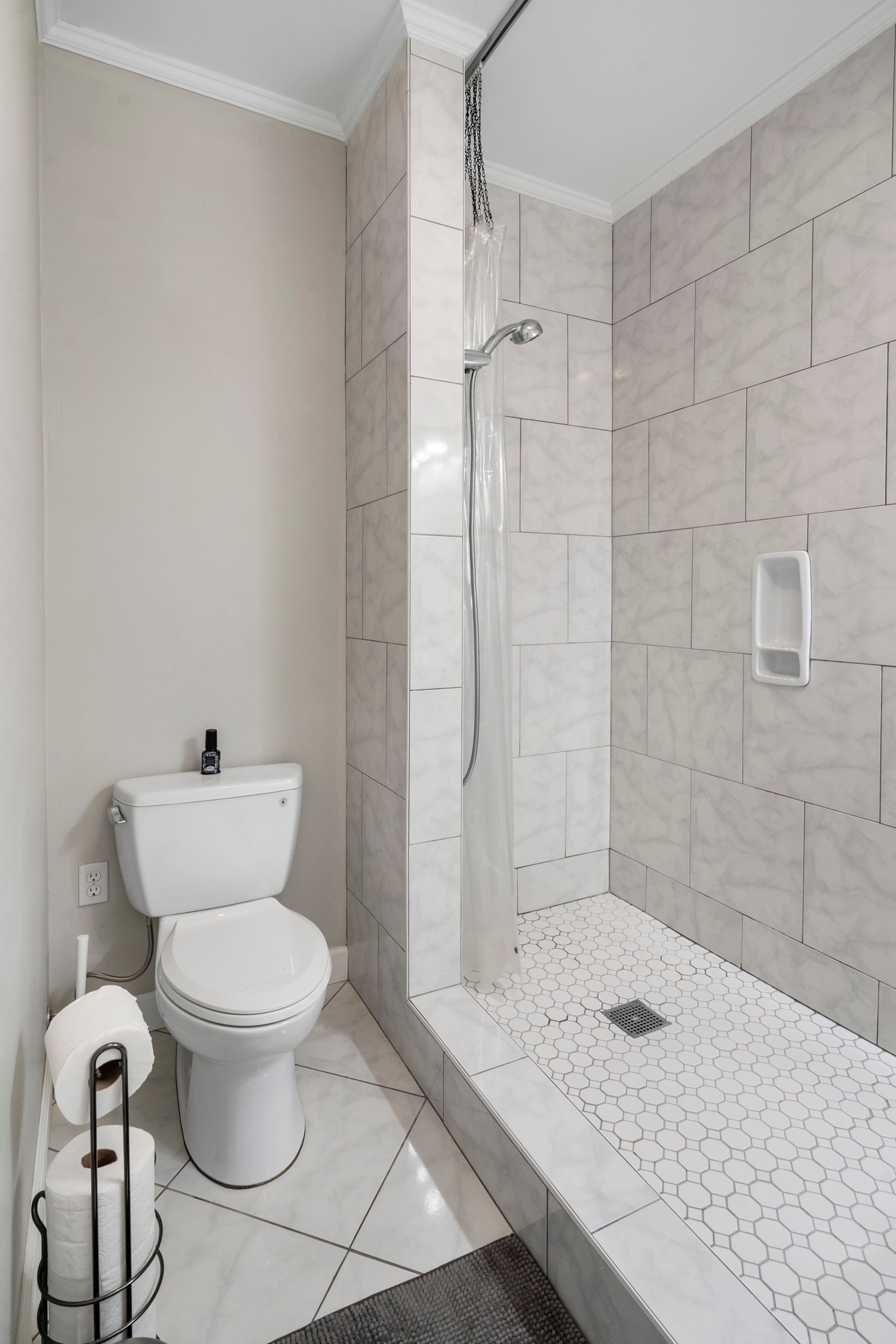 Home in San Francisco · ★4.97 · 3 bedrooms · 3 beds · 2 baths - Image 24