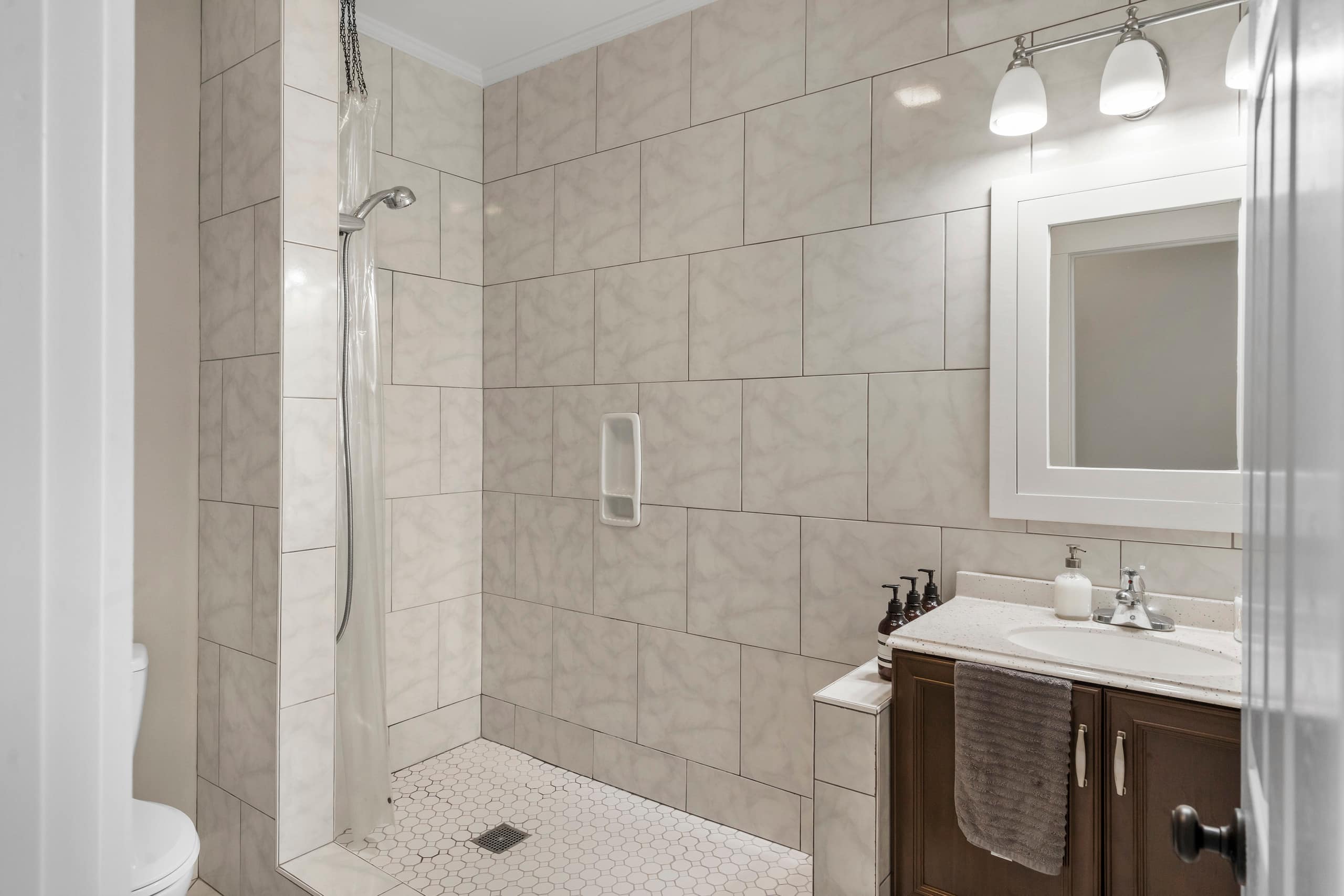 Home in San Francisco · ★4.97 · 3 bedrooms · 3 beds · 2 baths - Image 23