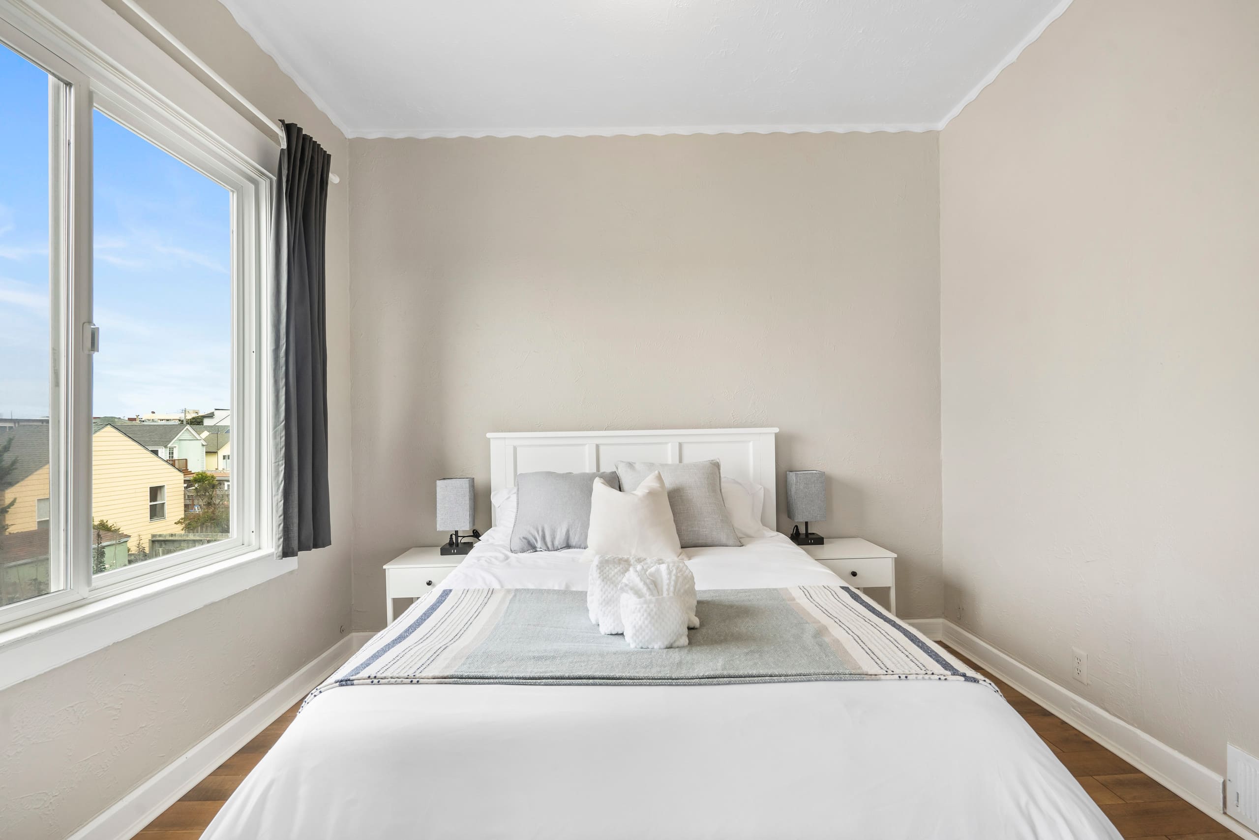 Home in San Francisco · ★4.97 · 3 bedrooms · 3 beds · 2 baths - Image 19