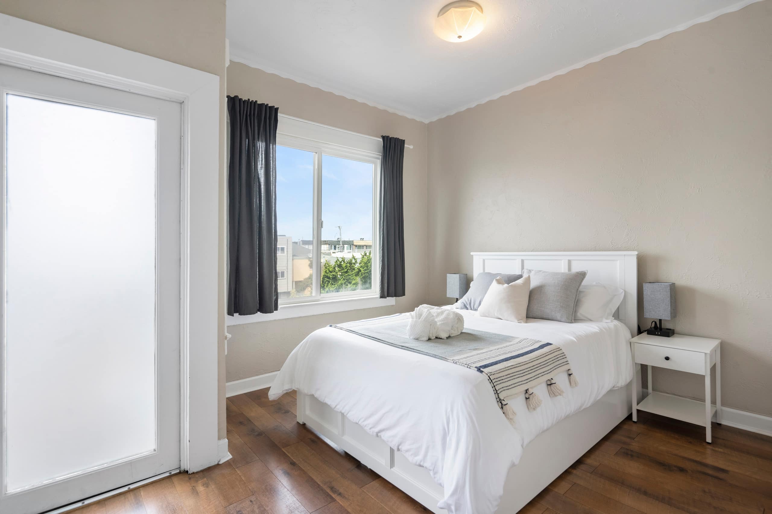 Home in San Francisco · ★4.97 · 3 bedrooms · 3 beds · 2 baths - Image 16