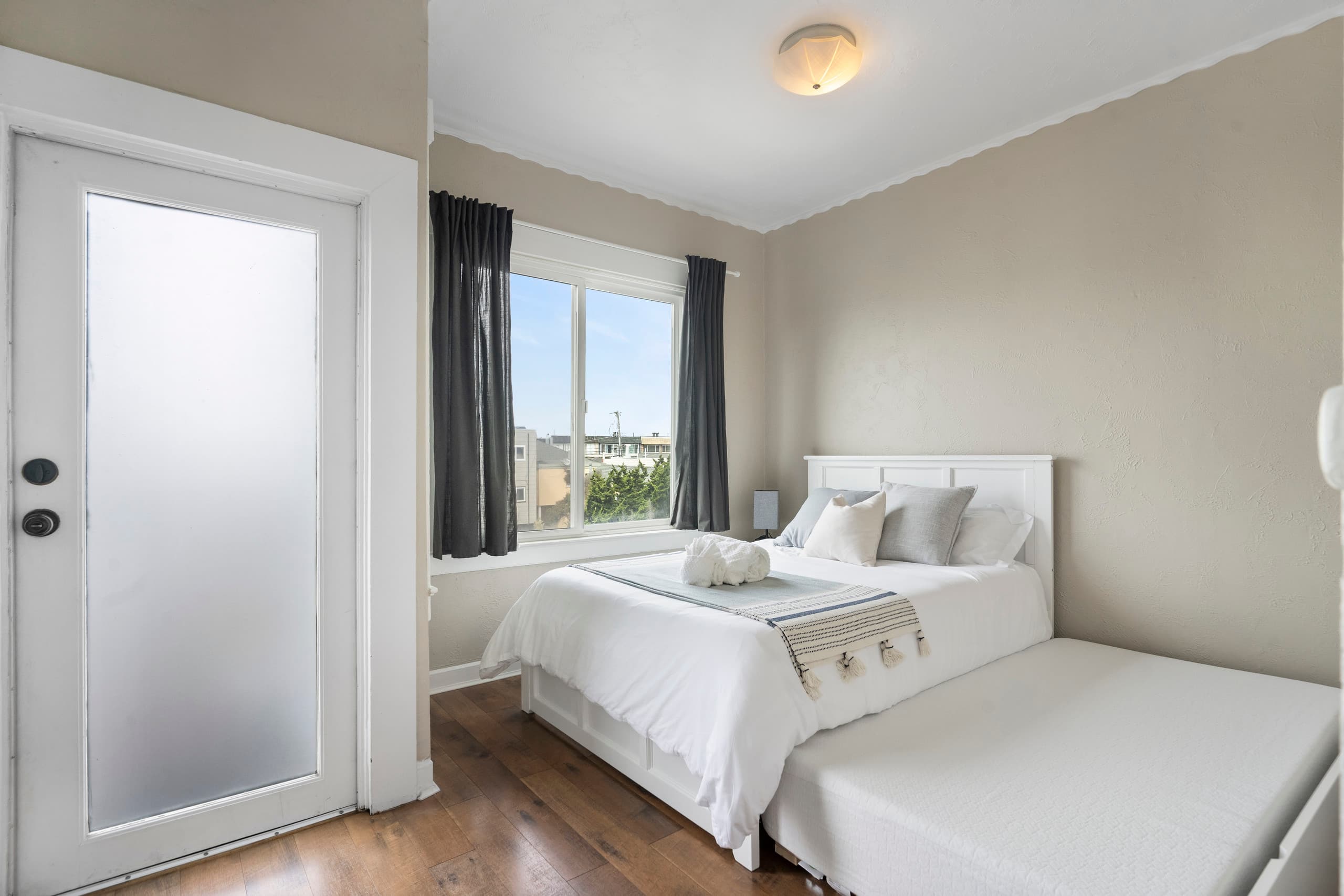 Home in San Francisco · ★4.97 · 3 bedrooms · 3 beds · 2 baths - Image 18