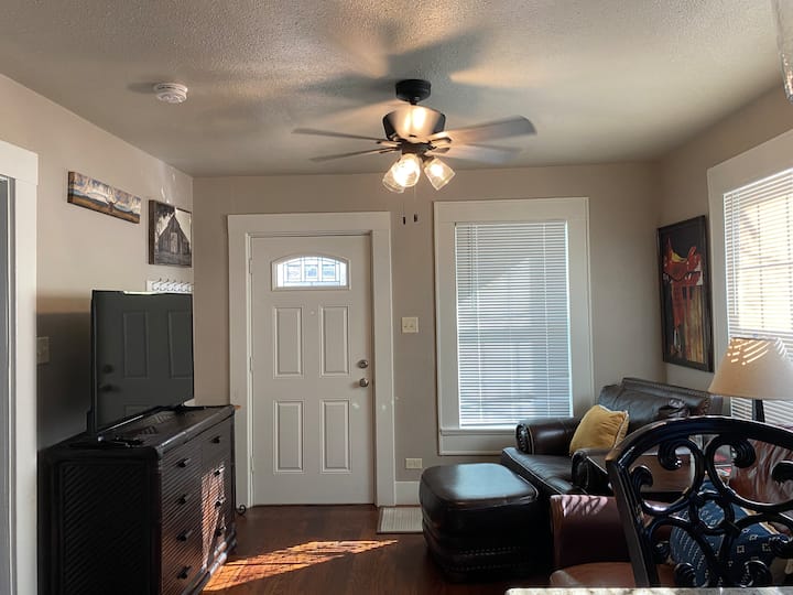 Colorful 2-bedroom By Hospitals 50% Off Long Stays - Tyler, TX
