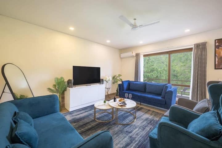 The Corner Egde Luxury Cottage ~ Lift, Lawn And Ac - Kasauli