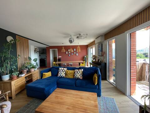 Popular Airbnb listing: Toulouse 4 bedrooms, AC, panoramic view, terrace in Rangueil / Sauzelong / Jules Julien / Pech David / Pouvourville