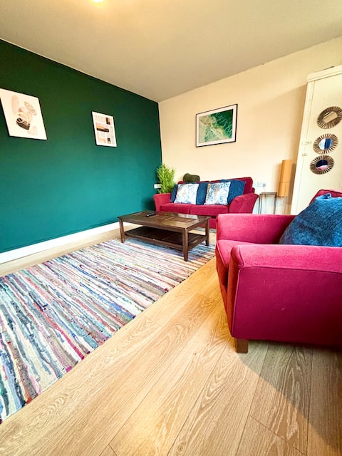 Top performing Airbnb: Private Stylish Studio | Walk Uni, Hospital & City in Fallowfield