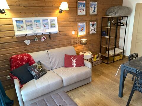 Propriété Airbnb réussie: Studio, private covered parking, terrace à Font Romeu Odeillo Via