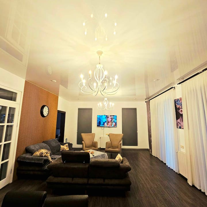 Villa "Rezi-dencia" - Batumi