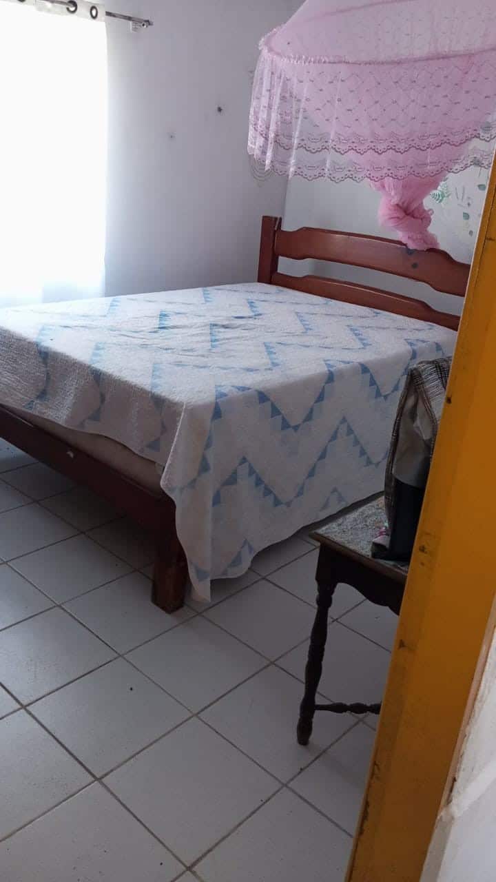 Двойна спалня с вентилатор.