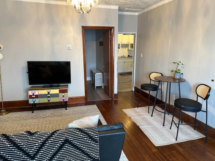 Cozy Apartment Near Five Points - Buffalo, NY