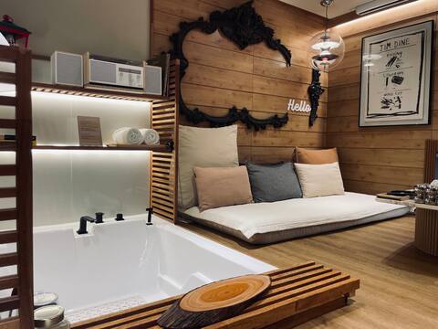 [Spa-Labo] Private Water Play/Indoor Jacuzzi Accommodation/OTT Restaurant 120-inch Screen