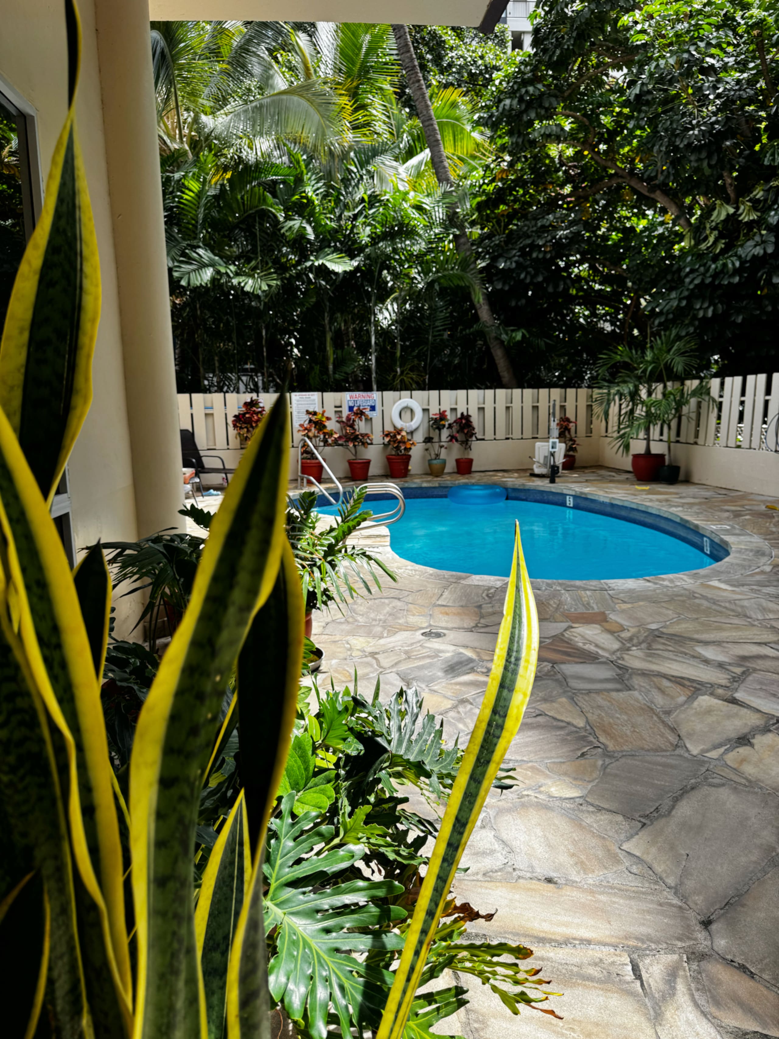 Condo in Honolulu · ★4.85 · 1 bedroom · 2 beds · 1 private bath - Image 43