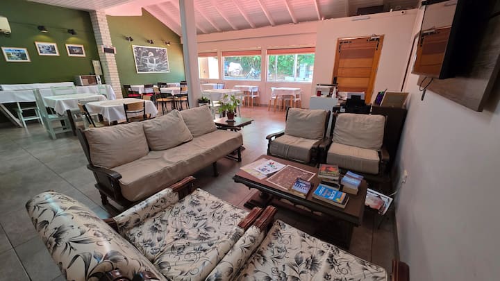 Habitación Céntrica Con Piscina Y Desayuno - Puerto Iguazú