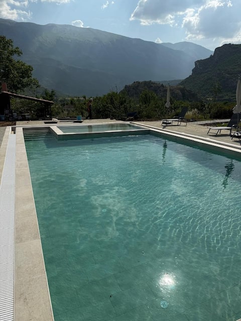 Guesthouse Lumo, Entire lodge, Stunning view& pool