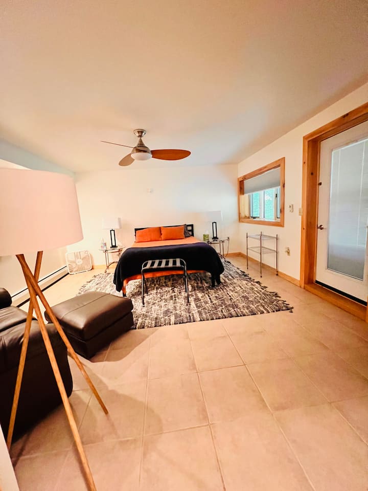 Dhoma e katërt e gjumit (krevat dopio "queen")