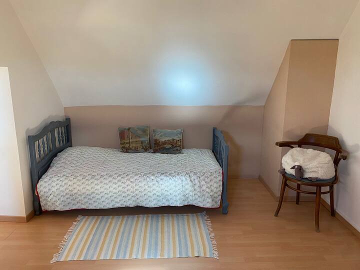 საძინებელი 4